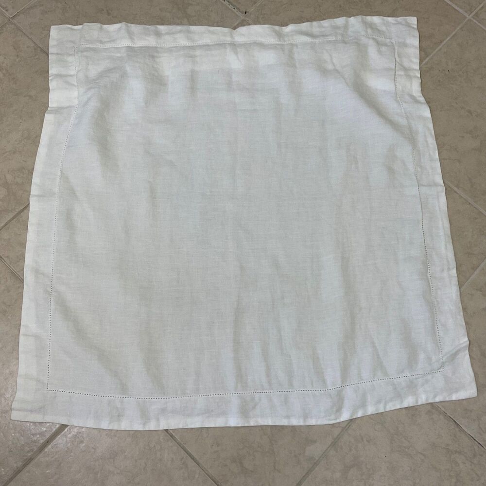 Pottery Barn 100% Linen 1 European Pillow Sham 30”x30” white .